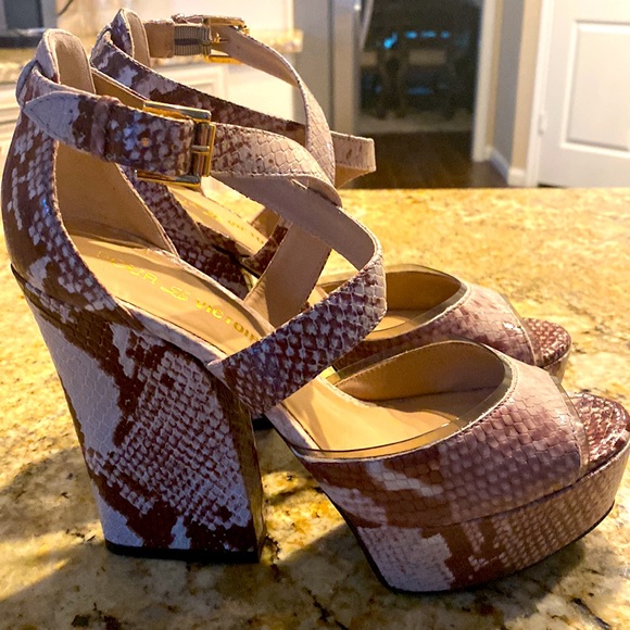 Pour la Victoire wedge high sandals - Picture 2 of 4